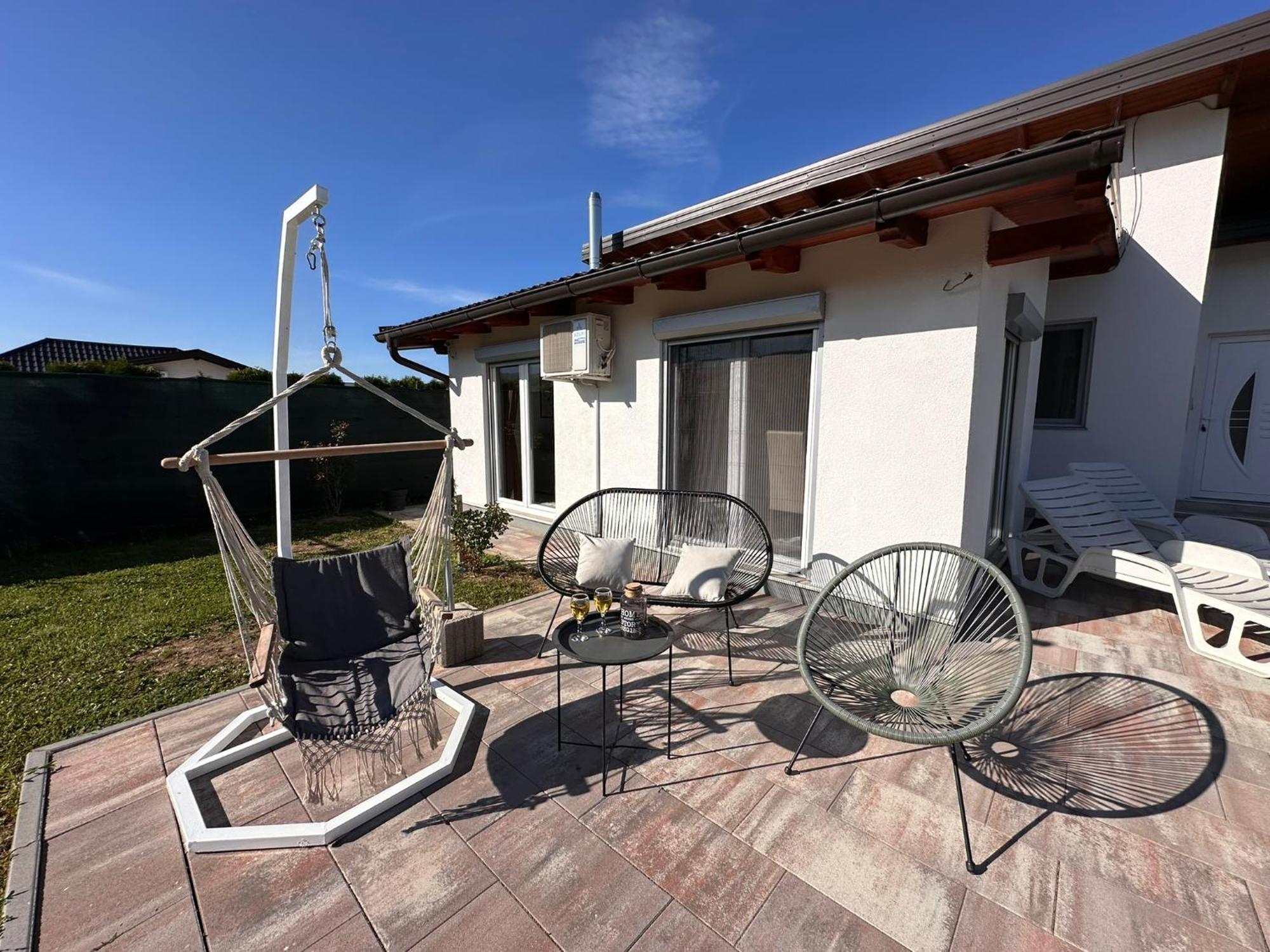 Holiday Home Emma Бихач Экстерьер фото